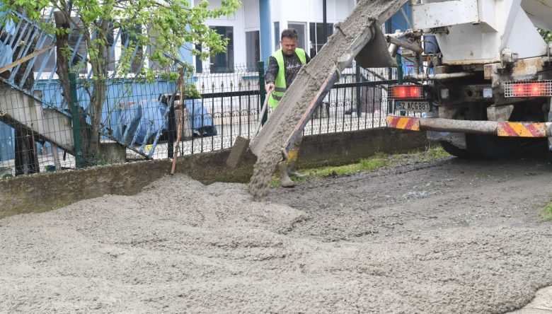 KURTOĞLU SOKAK BETON YOLA KAVUŞTU   
