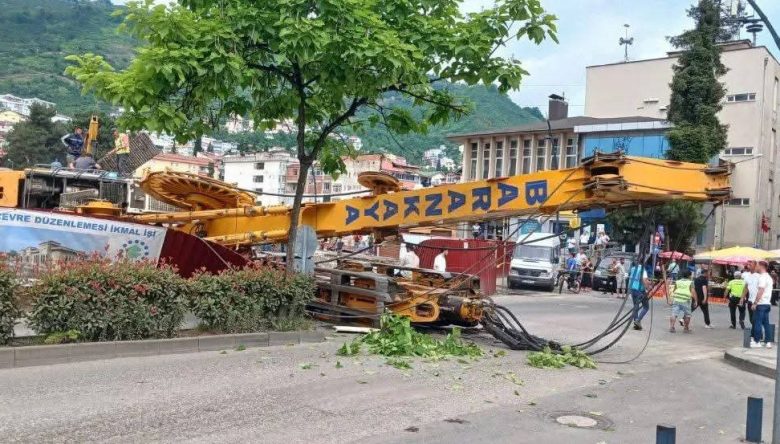 ALTINORDU’DA KORKUTAN VİNÇ KAZASI