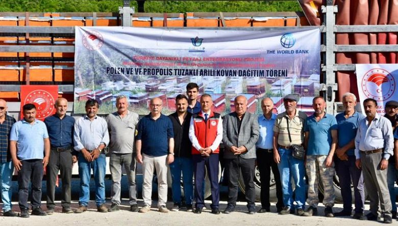 ARICILARA POLEN VE ARI KOVANI DESTEĞİ