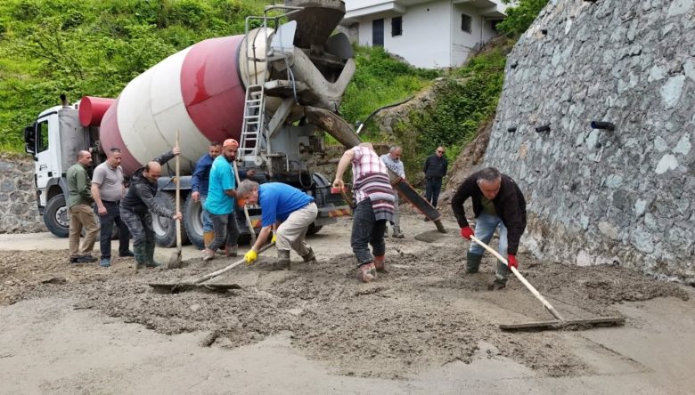 SIRACA SOKAK GÜVENLİ ULAŞIMA KAVUŞTU   