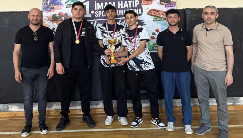 ÇAYBAŞI İMAM HATİP İL BİRİNCİSİ