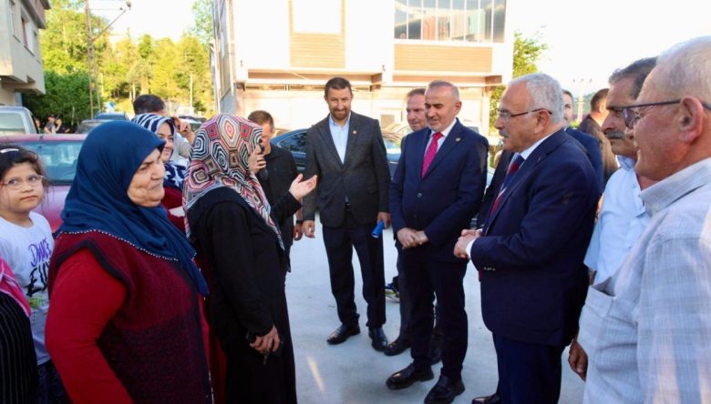 “AMACIMIZ HALKIMIZI MUTLU ETMEK”