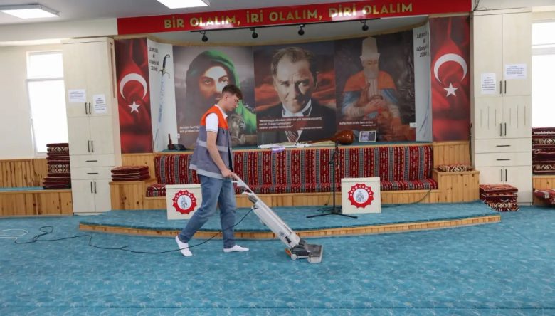 CEMEVİNE ANLAMLI DOKUNUŞ