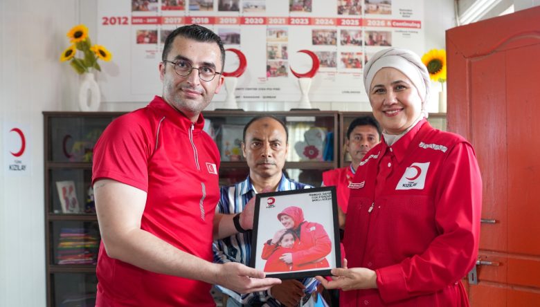 TÜRK KIZILAYI BANGLADEŞ'TE 3,5 MİLYONDAN FAZLA KİŞİYE ULAŞTI   