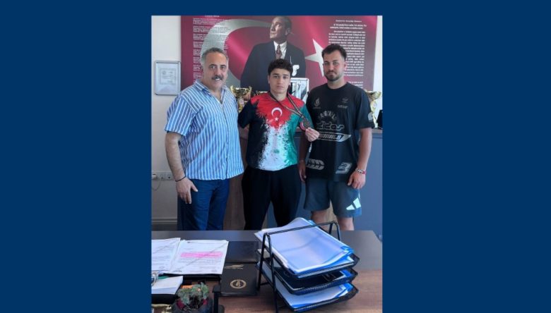 BURAKHAN ETLİ, BRONZ KAPTI