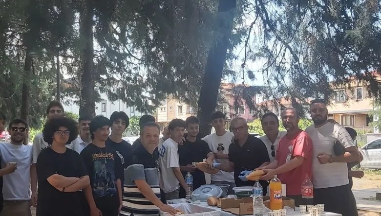 YKS'YE GİREN ÖĞRENCİLERE MANGAL KEYFİ