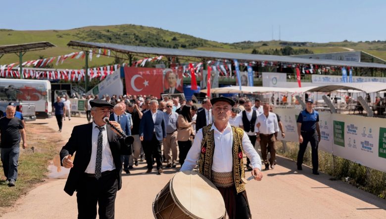 1.700 PEHLİVAN DUALI ÇAYIRA ÇIKACAK
