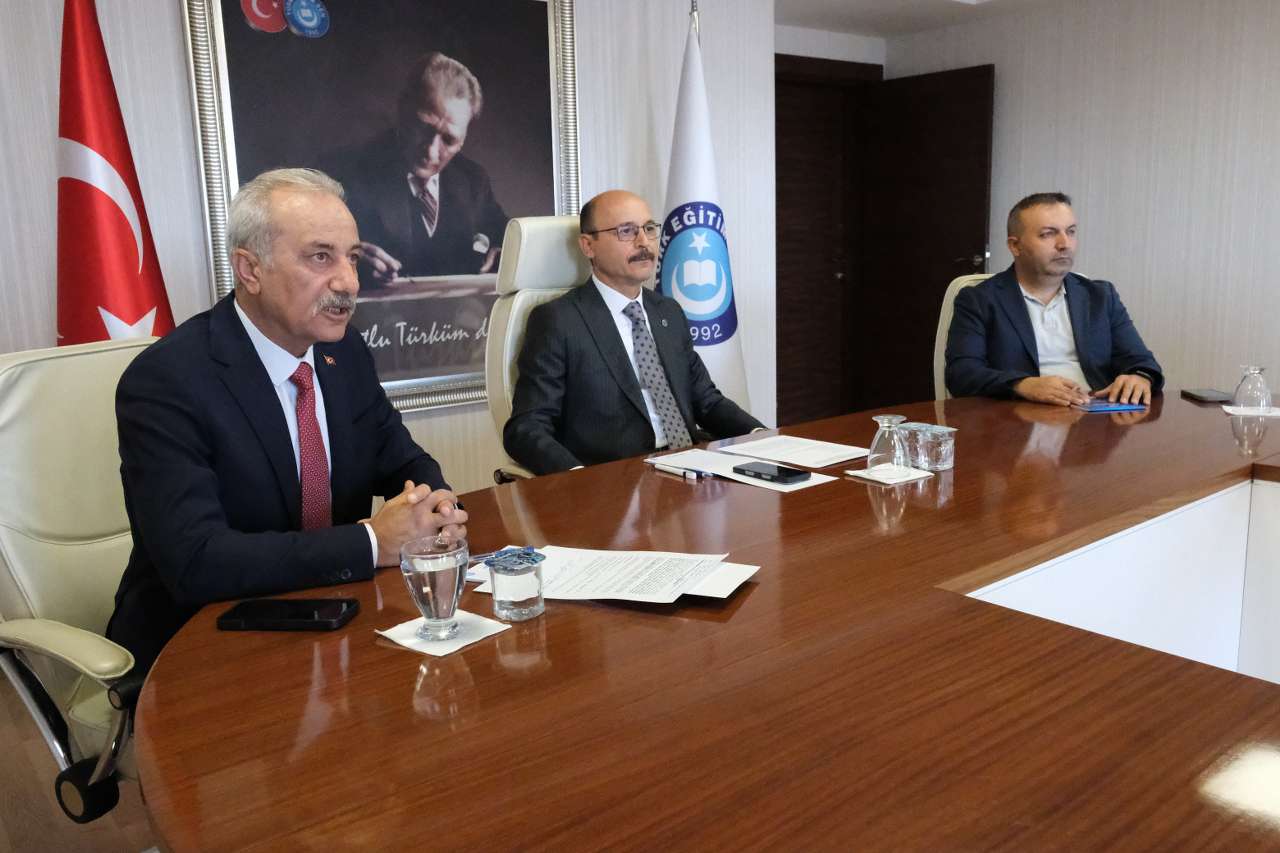 TÜRK EĞİTİM SEN SINIRLARI AŞIYOR