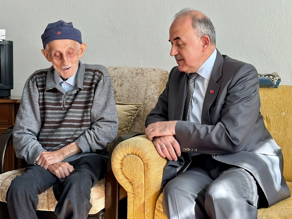 VALİ EROL, YAŞLILARIMIZI UNUTMADI