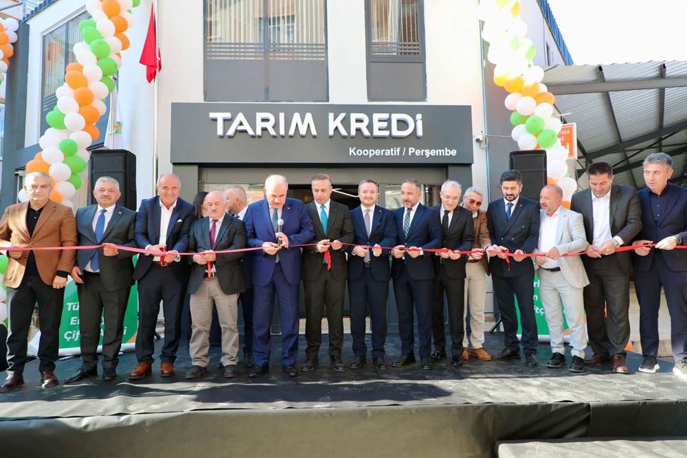 “MİLLETİMİZİN YANINDA OLMAYA DEVAM EDİYORUZ”